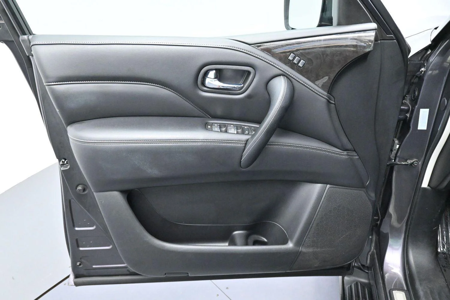 Used 2024 Anthracite Gray INFINITI LUXE image 14
