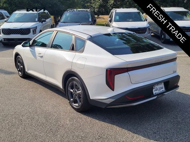 Certified Used 2025 White Kia LXS image 5