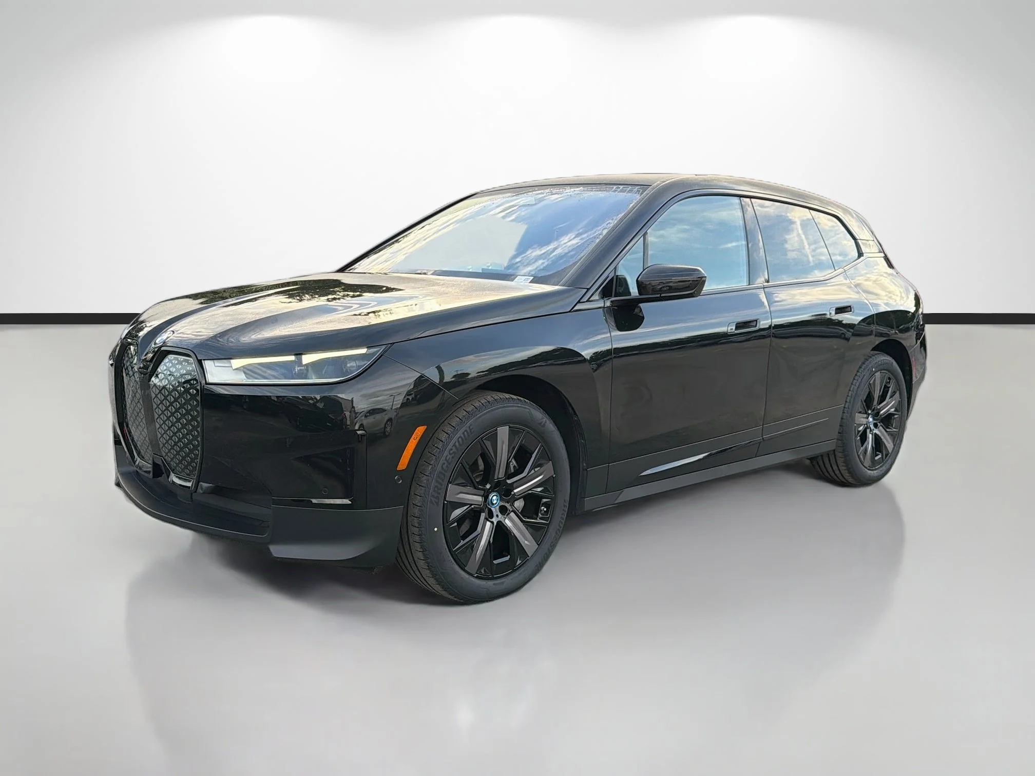Certified Used 2024 Black Sapphire Metallic BMW xDrive50 image 7