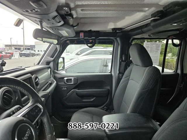 Used 2020 Billet Silver Metallic JEEP SPORT image 3
