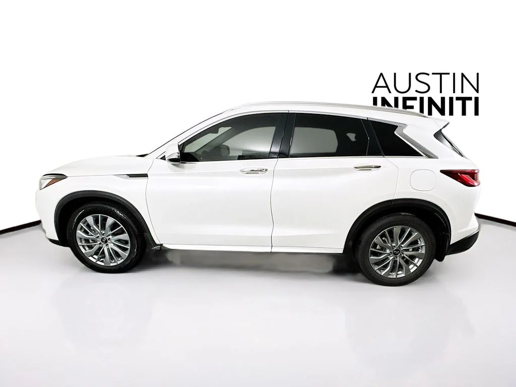 Certified Used 2023 White INFINITI LUXE image 5