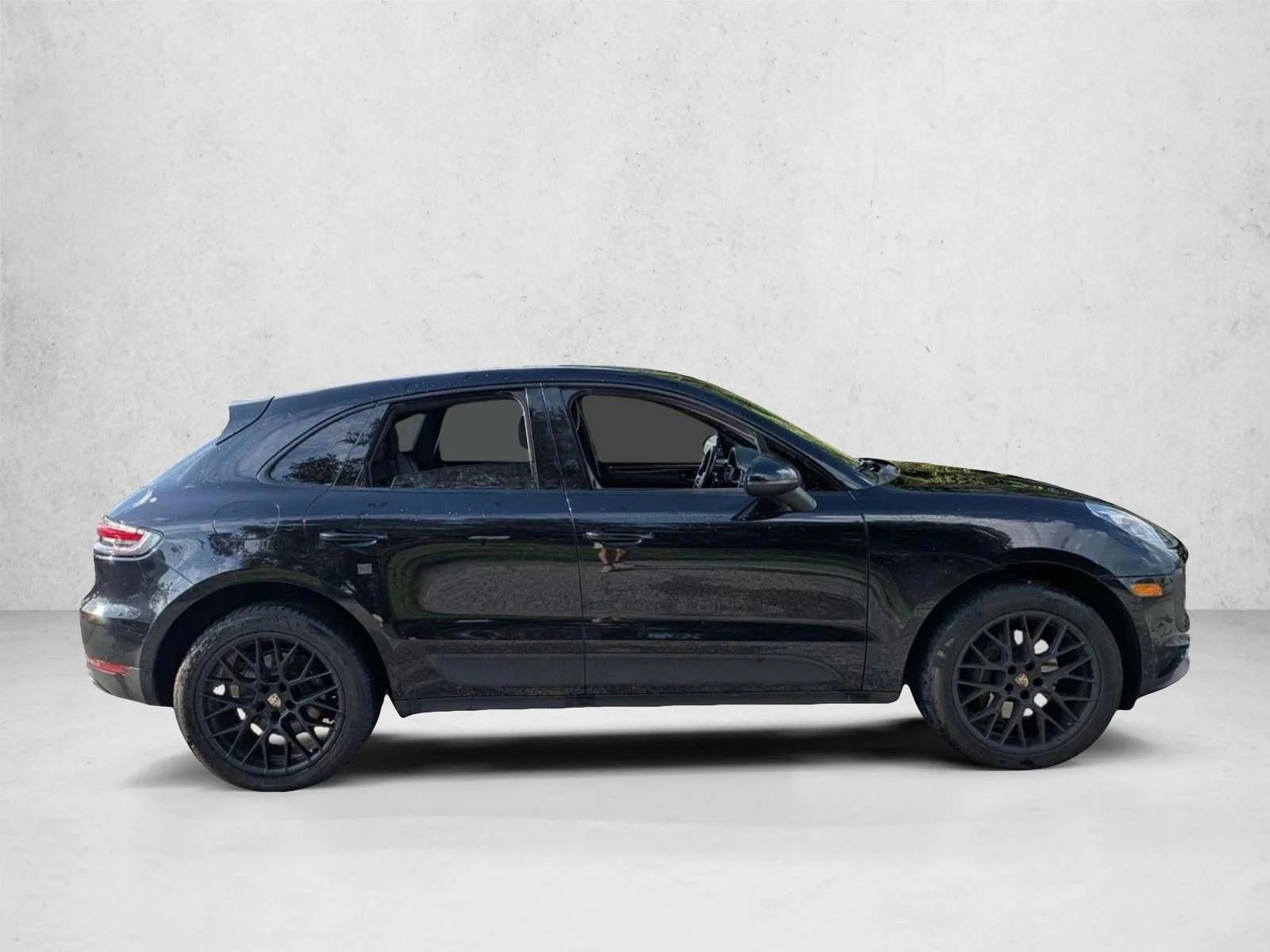 Used 2021 Black Porsche  image 4