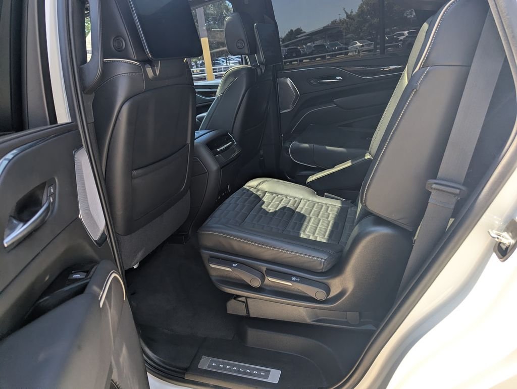 Used 2023 White Cadillac Sport Platinum image 22