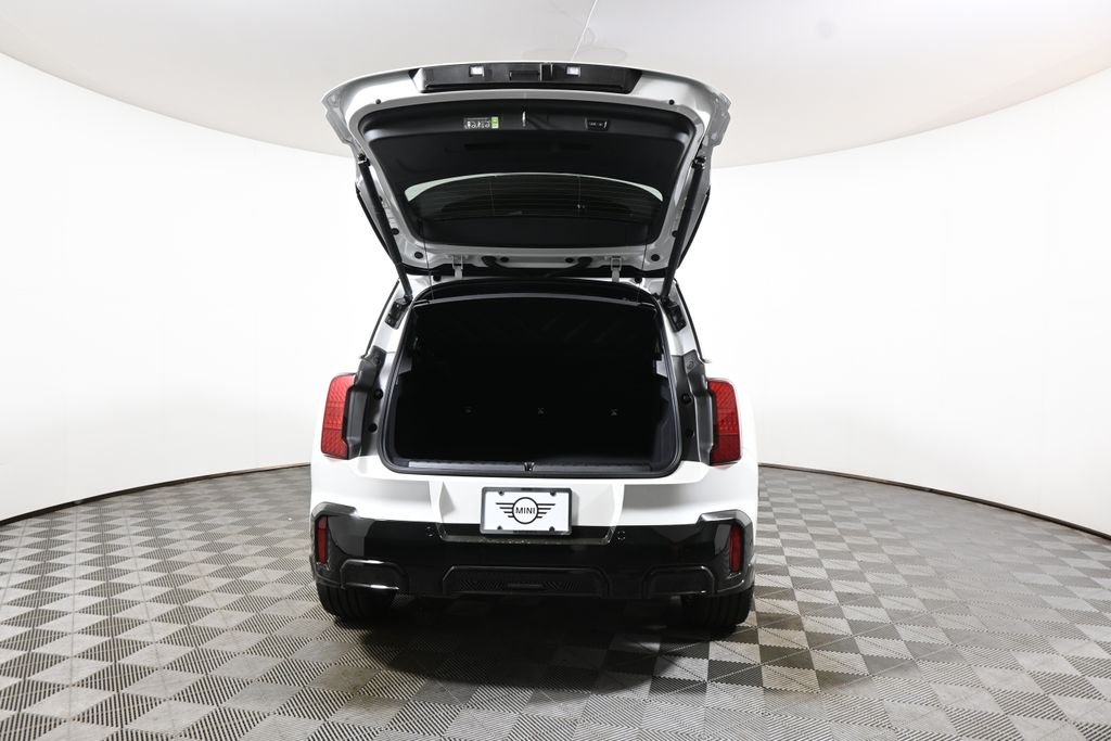 New 2027 White MINI Iconic image 34