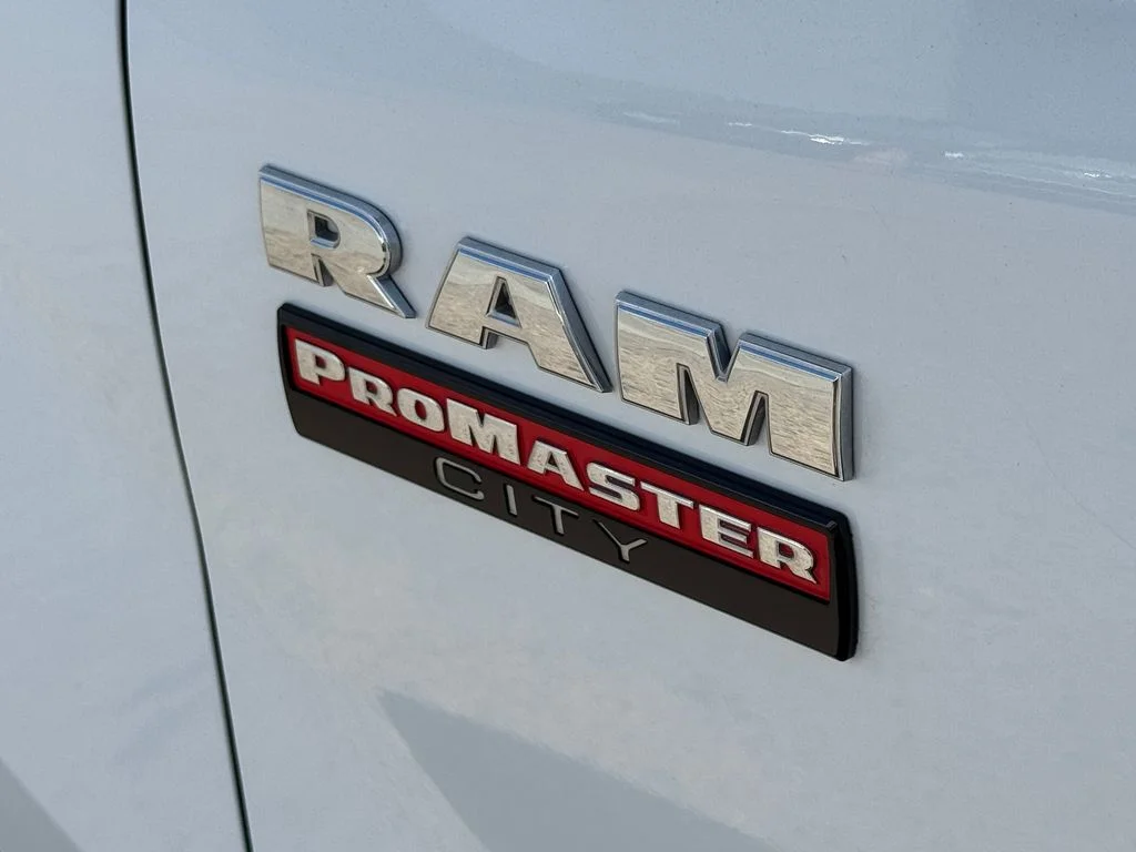 Used 2016 White Ram SLT image 7