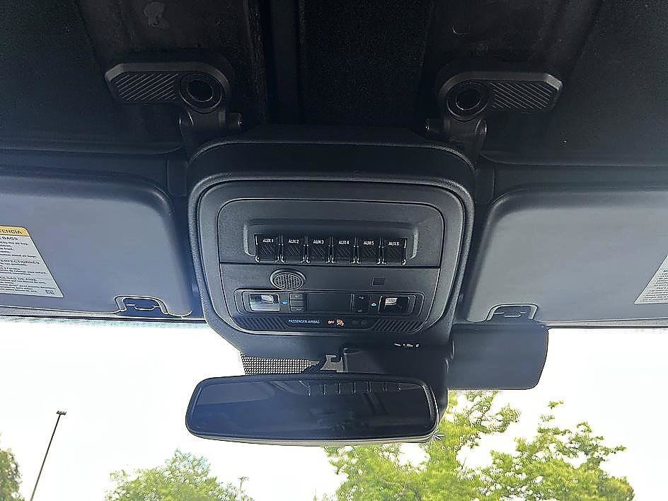 Used 2025 Shadow Black Ford Badlands image 27