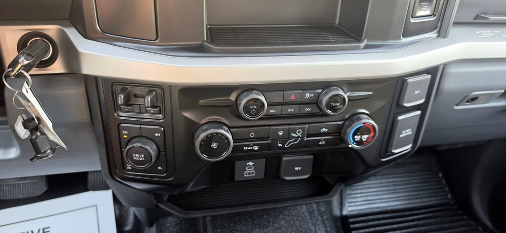 New 2026 Avalanche Ford F-350® XLT image 22