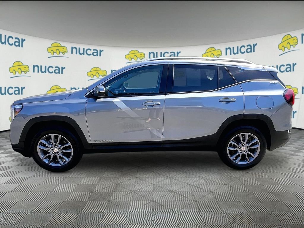 Used 2023 Silver GMC SLT image 4