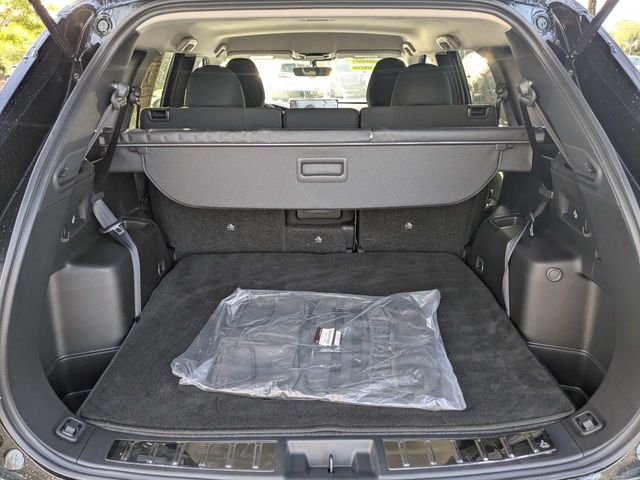 Used 2025  Mitsubishi ES image 13