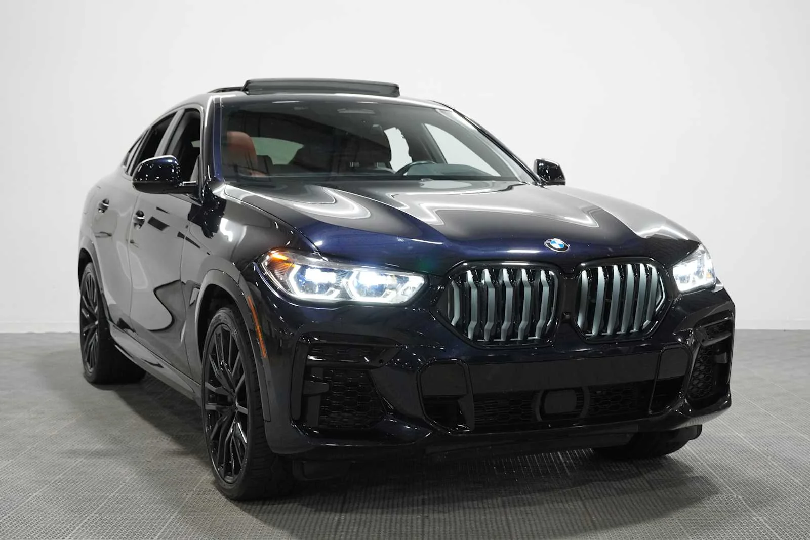 Certified Used 2023 Carbon Black Metallic BMW xDrive40i image 3