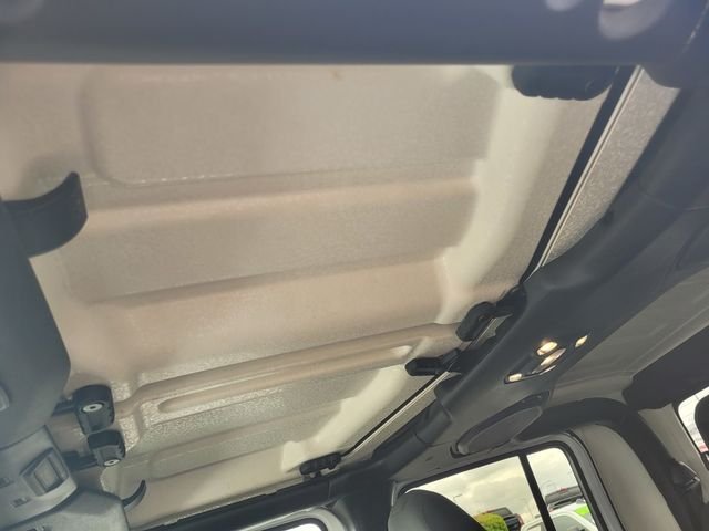 Used 2021 White Jeep Rubicon image 21