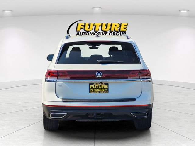 Used 2025 White Volkswagen 2.0T SE w/Technology image 8