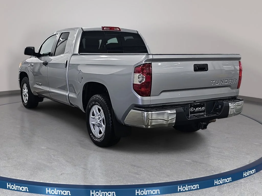 Used 2014 Silver Toyota SR5 image 8
