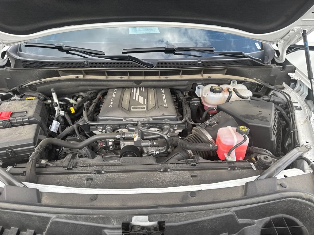 Used 2025 White Cadillac V-Series image 26