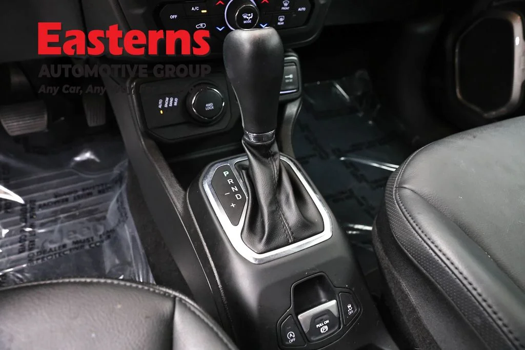 Used 2023 White Jeep Limited image 13