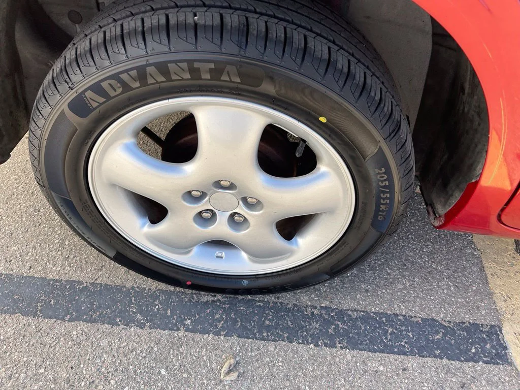 Used 2001 Red Chrysler  image 30