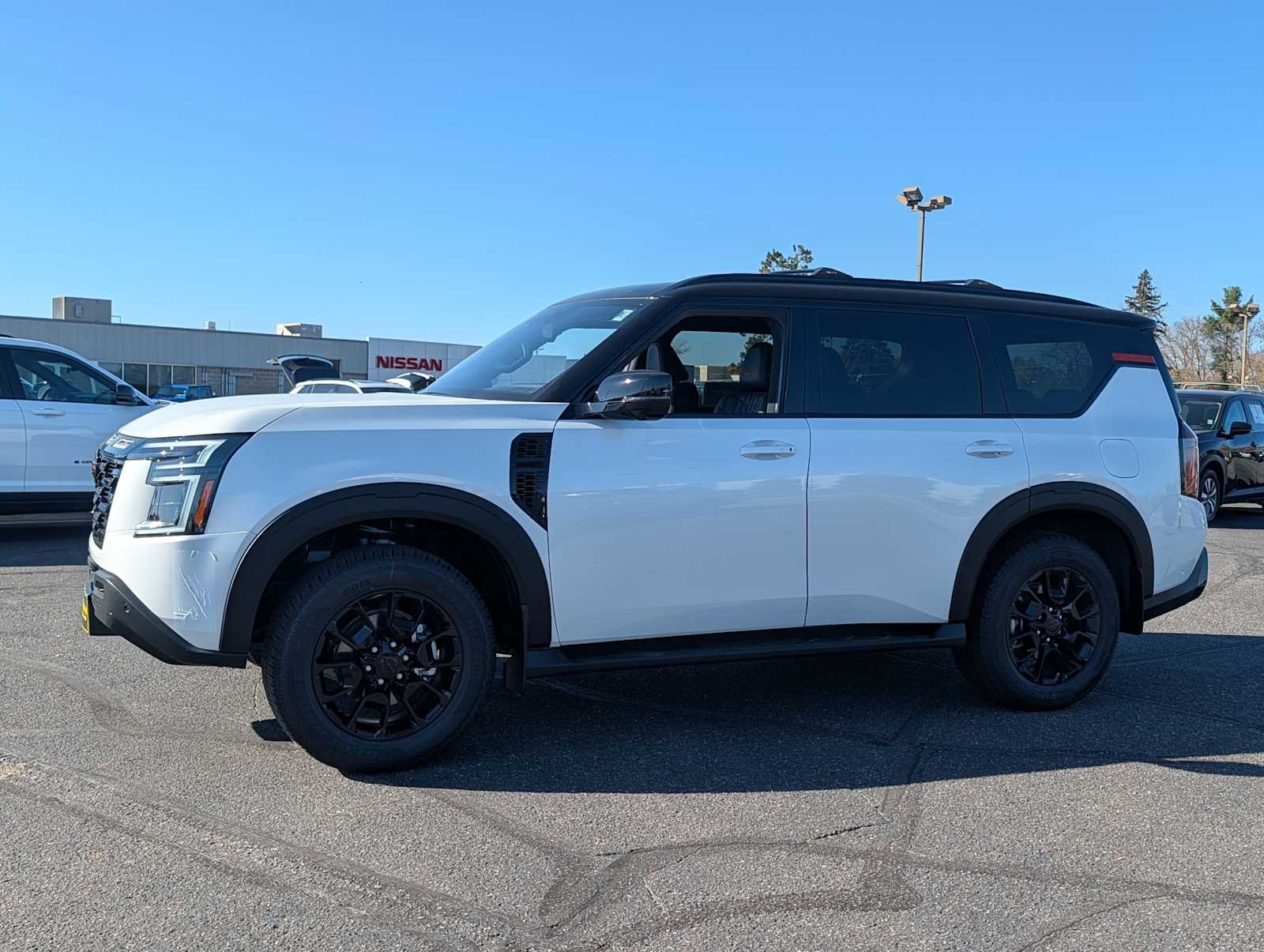 New 2026 Aspen White TriCoat / Super Black Two-tone Nissan PRO-4X® image 3