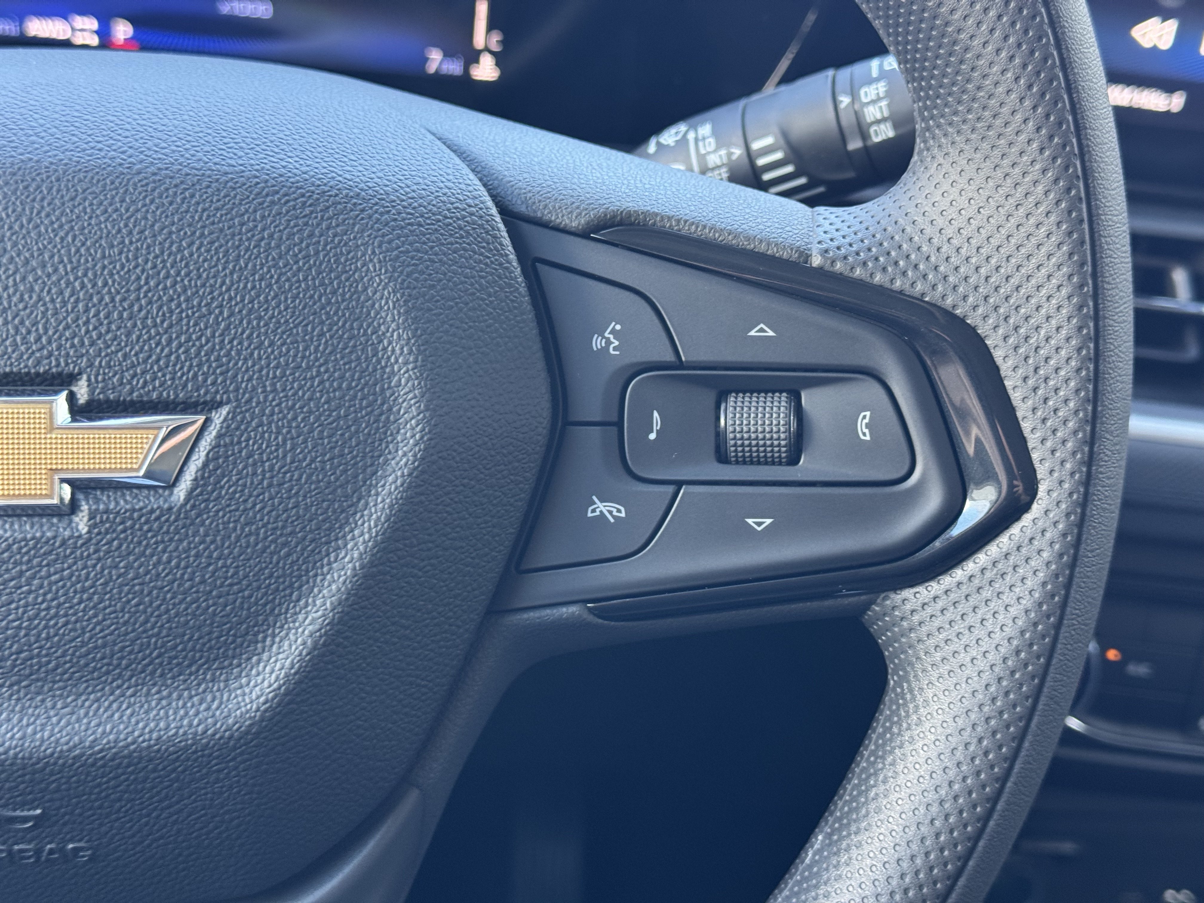 New 2026 Summit White Chevrolet LS image 26