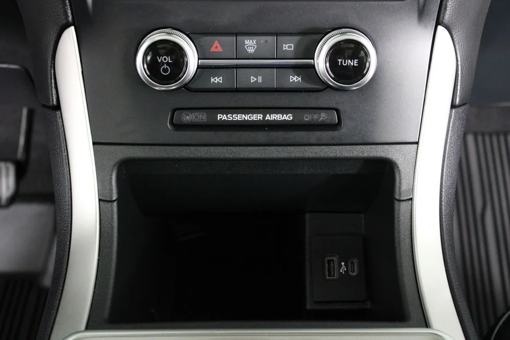 Used 2024 White Ford SEL image 28