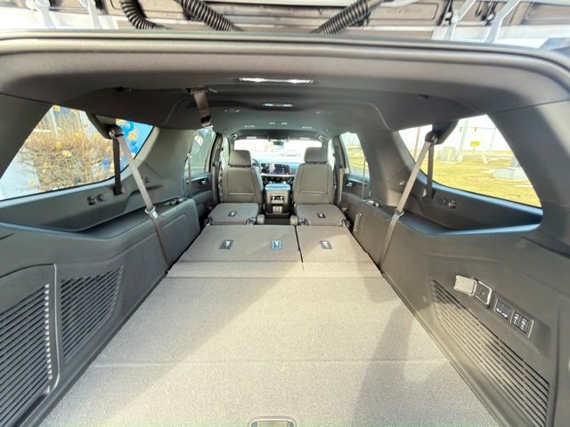 2026 Chevrolet Suburban High Country - Photo 17