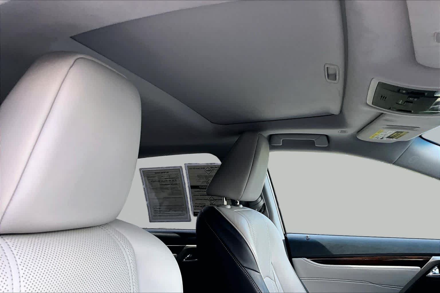 Used 2019 Eminent White Pearl Lexus  image 14