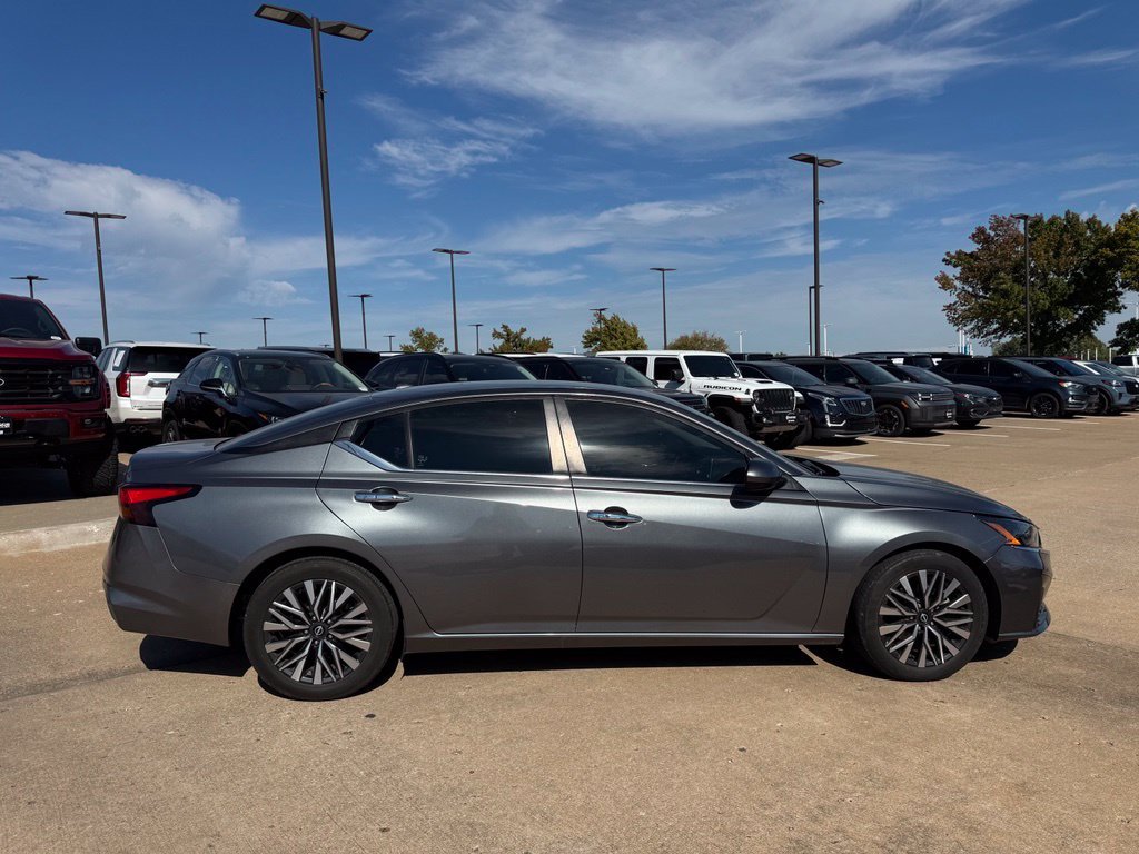 Used 2023 Gun Metallic Nissan 2.5 SV image 2