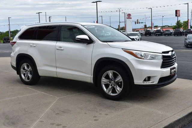 Used 2015 White Toyota Limited image 4