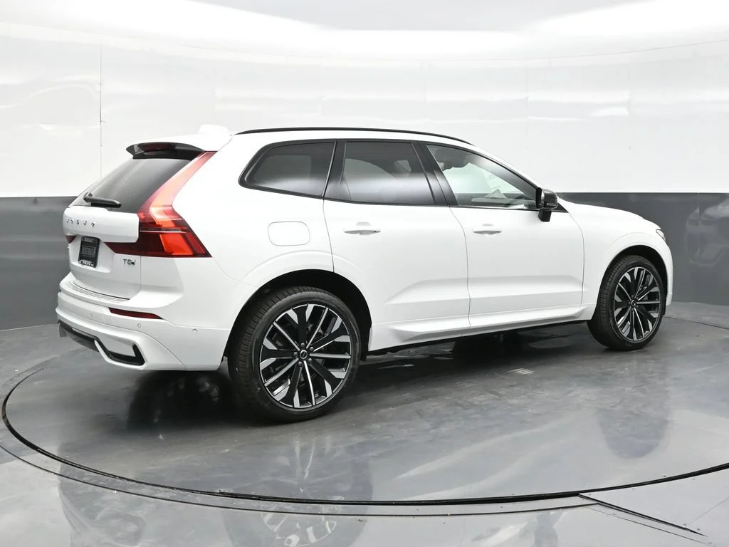 New 2027 Crystal White Volvo T8 Ultra image 7