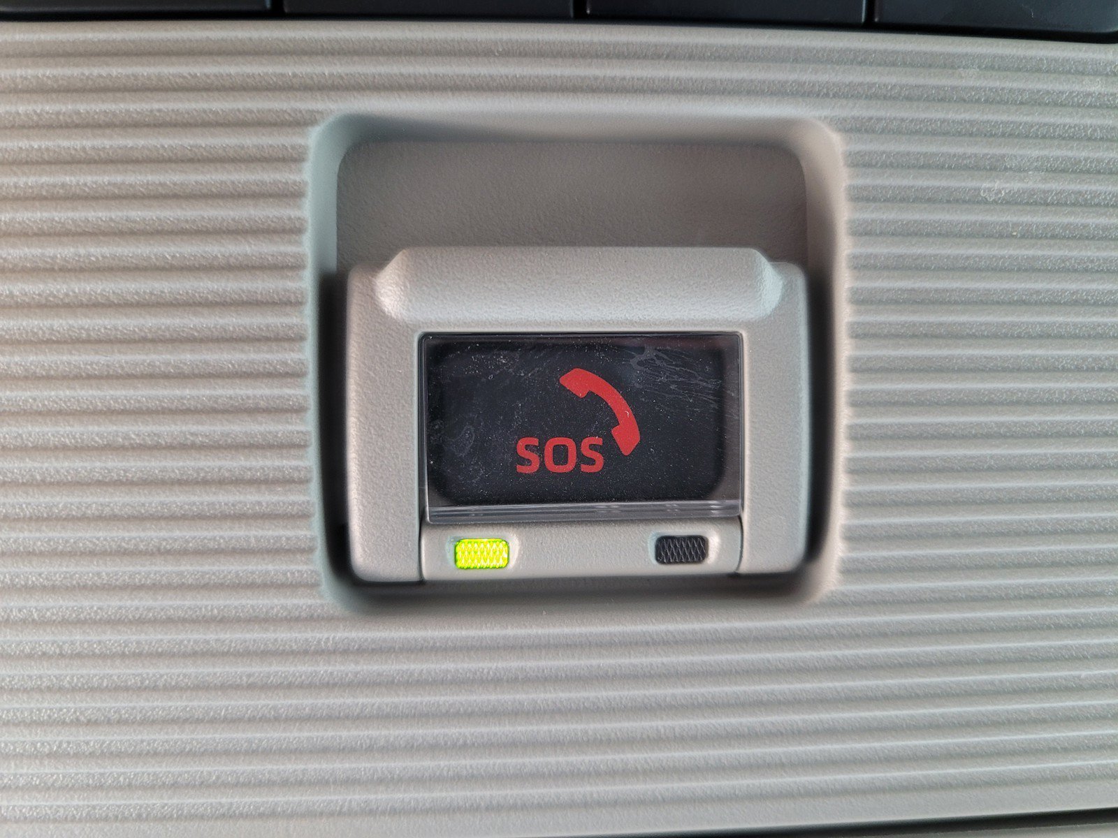 Certified Used 2022  Toyota LE image 17