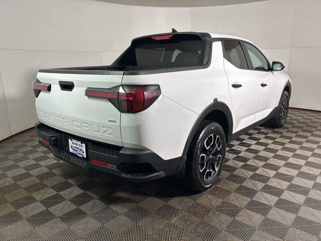 Used 2024 White Hyundai SEL image 6