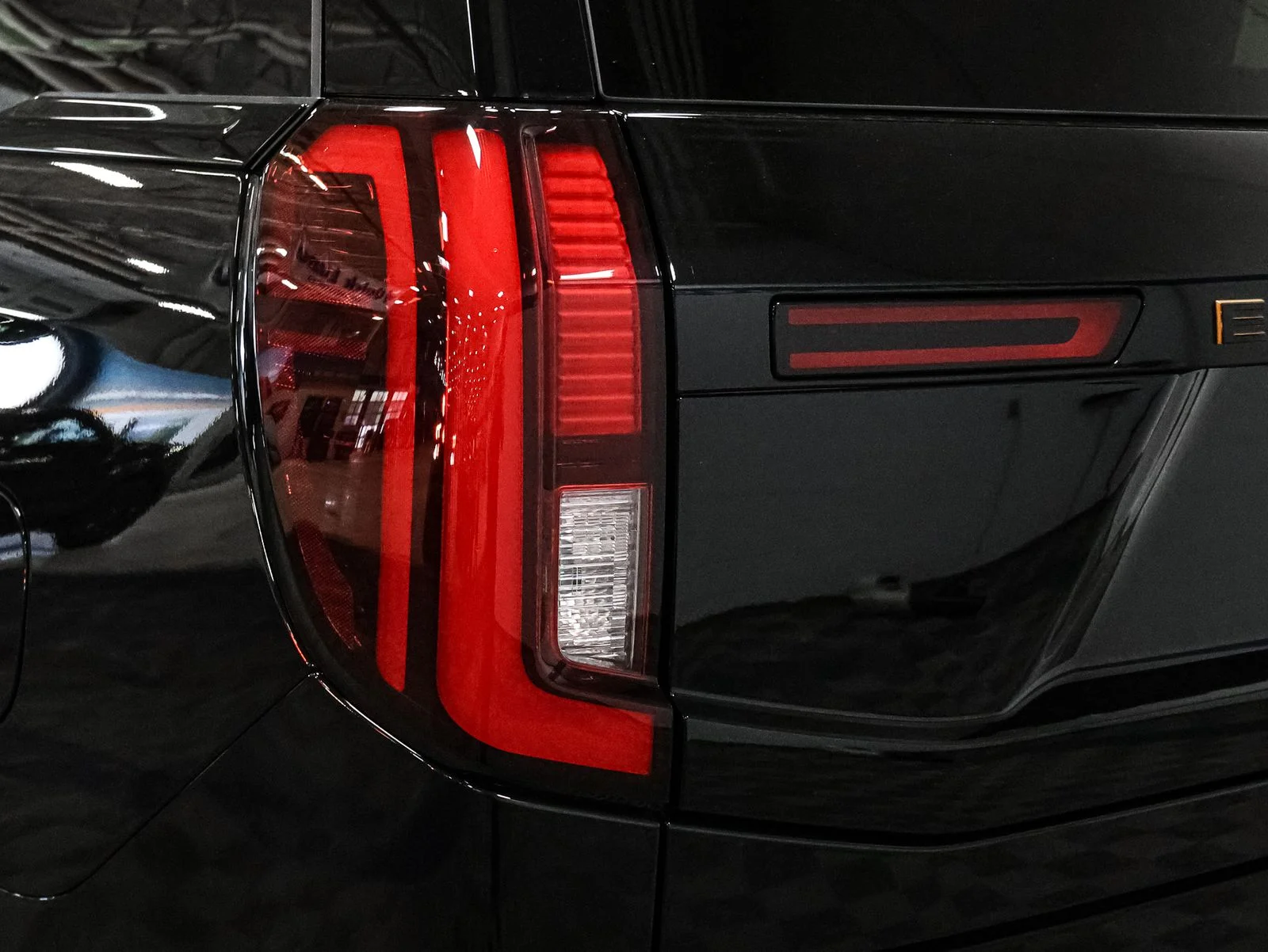 New 2026 Agate Black Metallic Ford Tremor® image 15