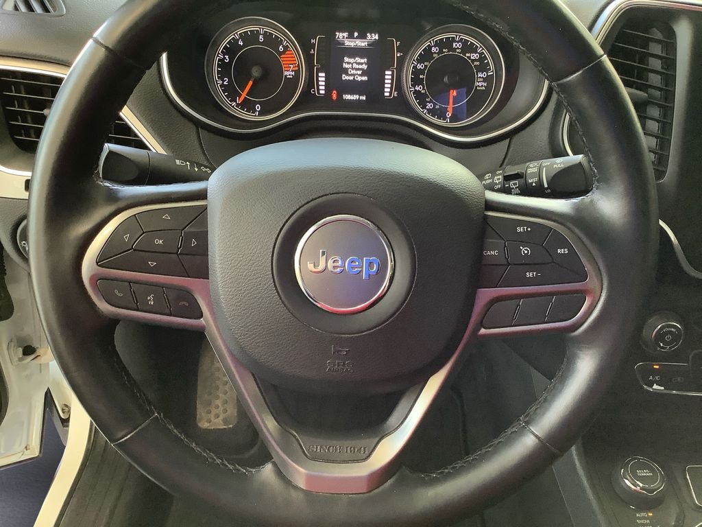 Used 2021 White Jeep Latitude Plus image 9