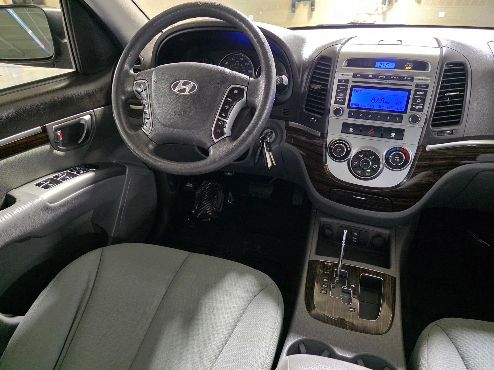 Used 2011 Mineral Gray Hyundai GLS image 19
