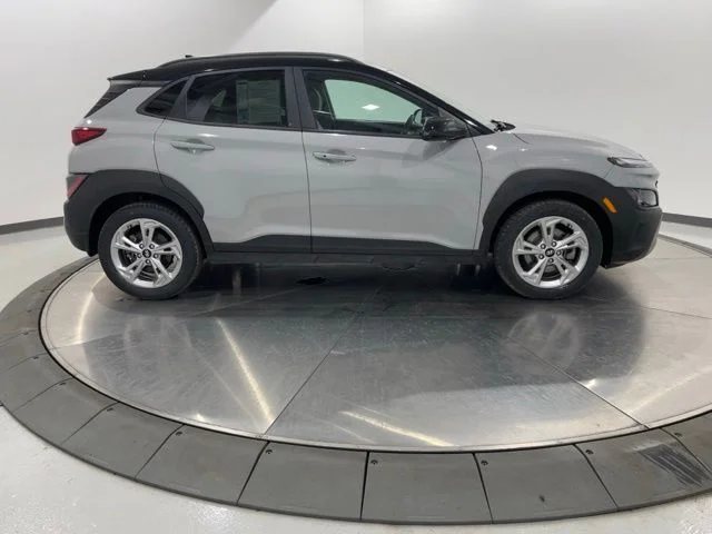 Used 2022 Silver Hyundai SEL image 6
