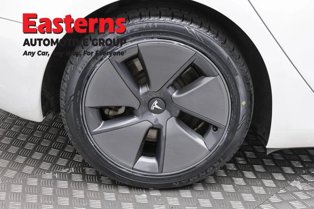 Used 2023 White Tesla Base image 25