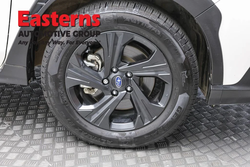 Used 2024 White Subaru Base image 30