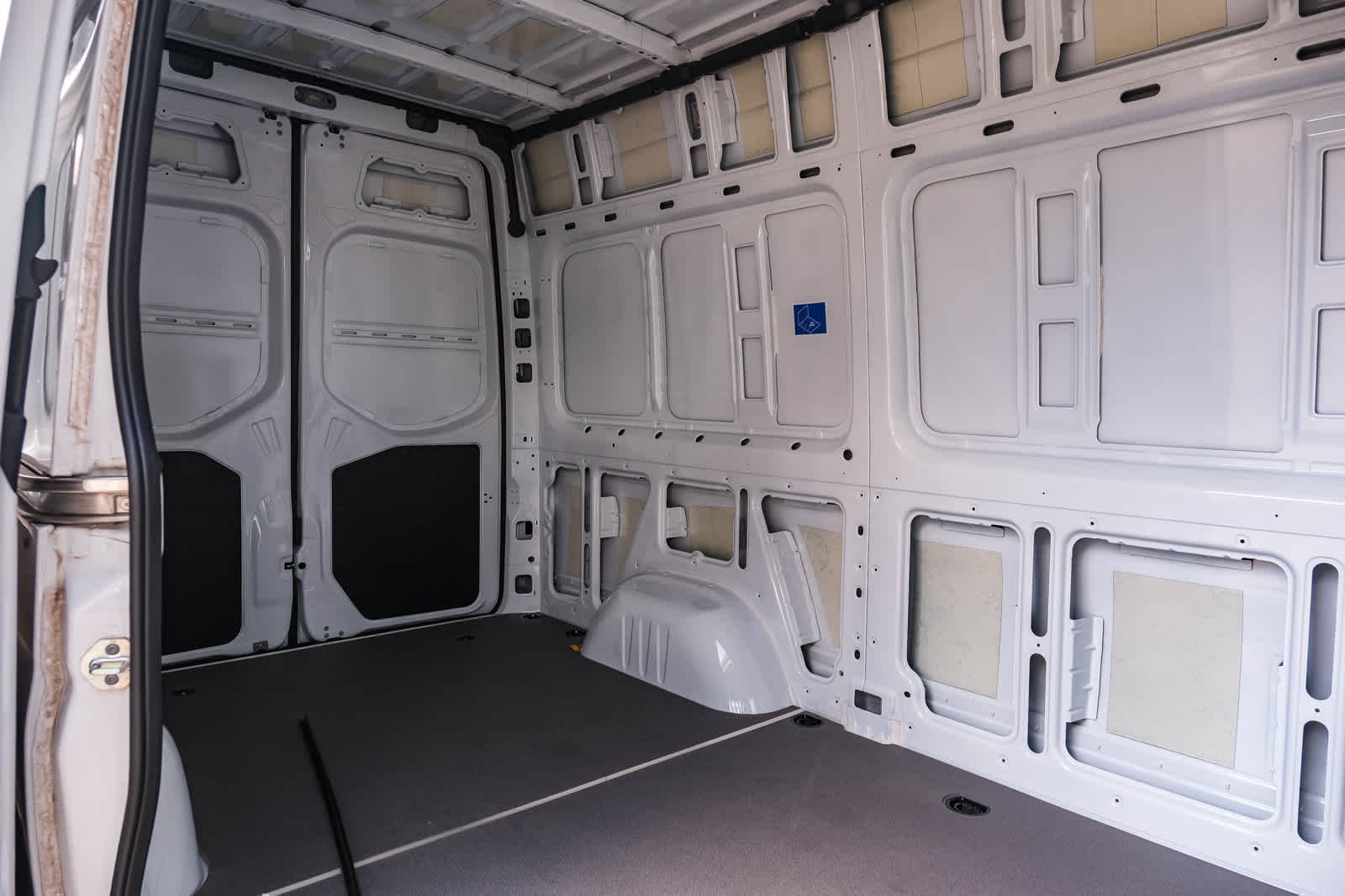 New 2025 Arctic+White Mercedes-Benz Cargo 144WB High Roof RWD 2.0L I4 Diesel Turbo SO image 40