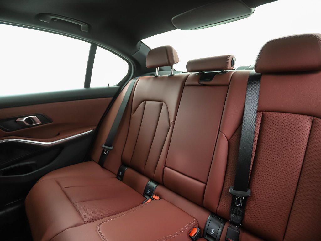 New 2026 Black Sapphire Metallic BMW M340i xDrive image 23