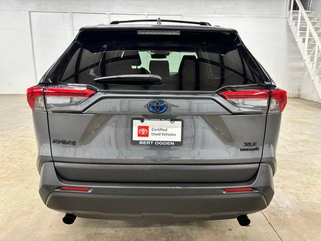 Used 2024 MAGNETIC GRAY MET. Toyota  image 6