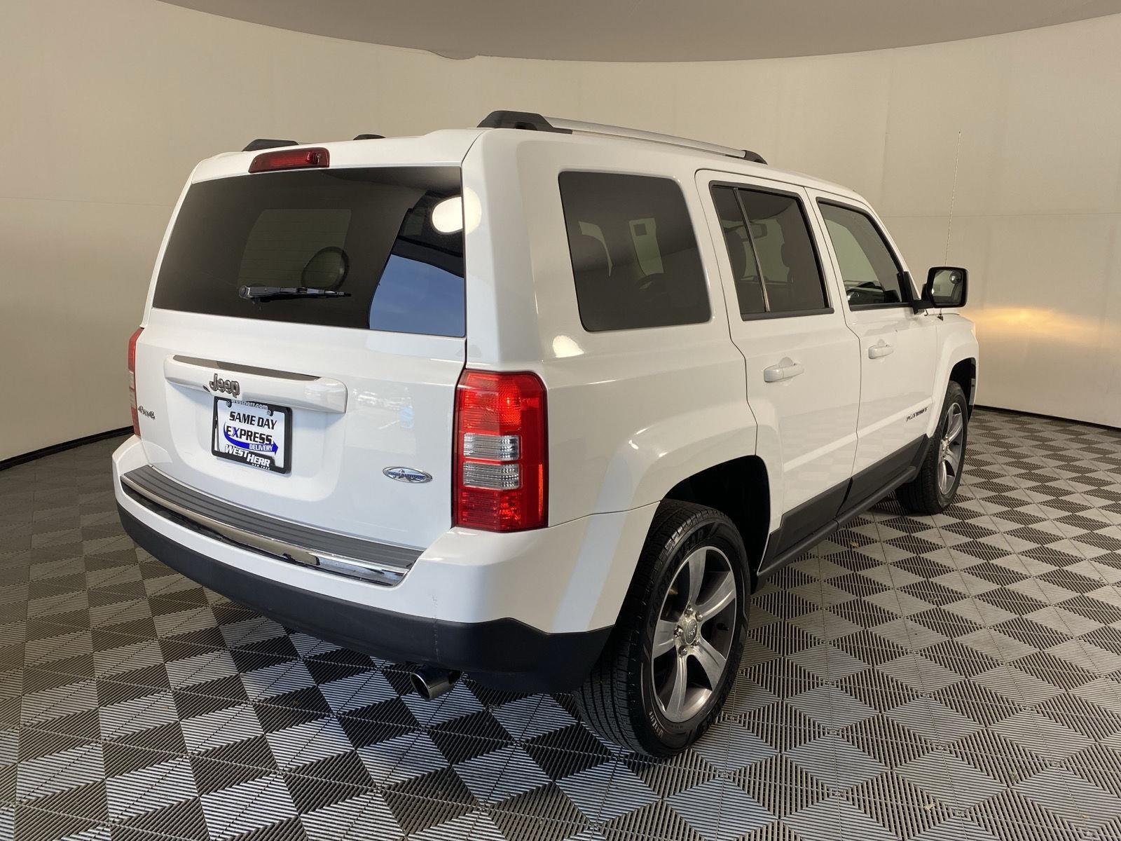 Used 2016 Bright White Clearcoat Jeep High Altitude Edition image 6