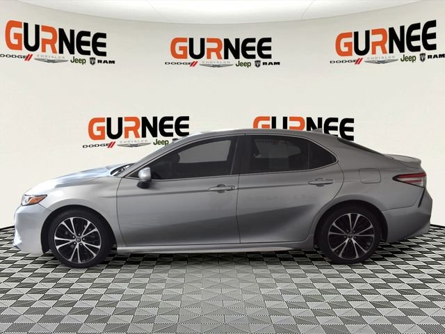 Used 2019 Silver Toyota SE image 4