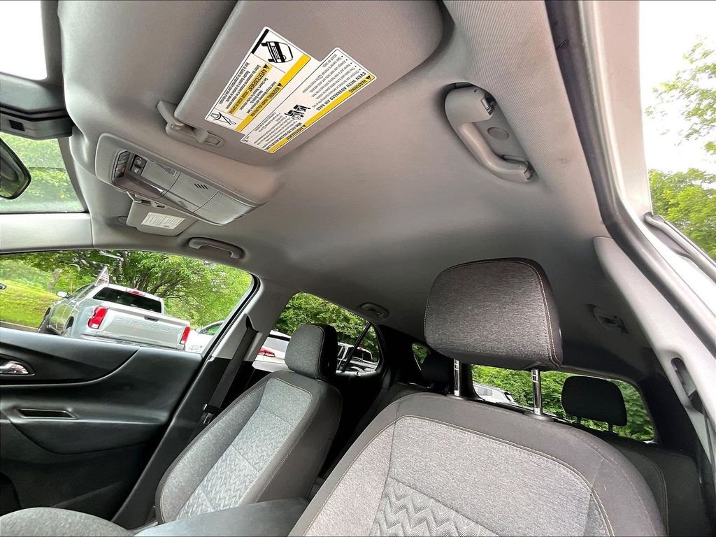 Used 2023 White Chevrolet LT image 7