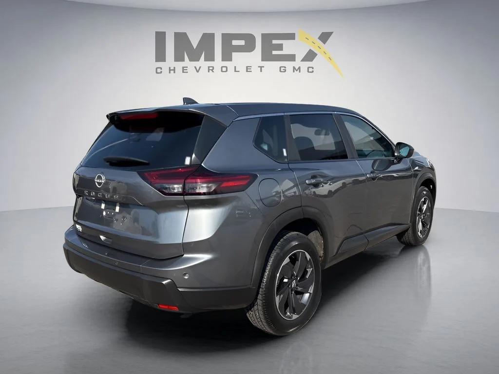 Used 2025 Gray Nissan SV image 5
