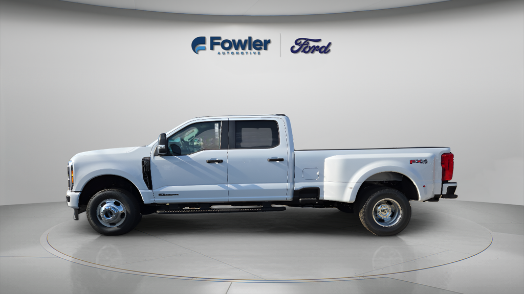 New 2026 Oxford White Ford F-350® XL image 4