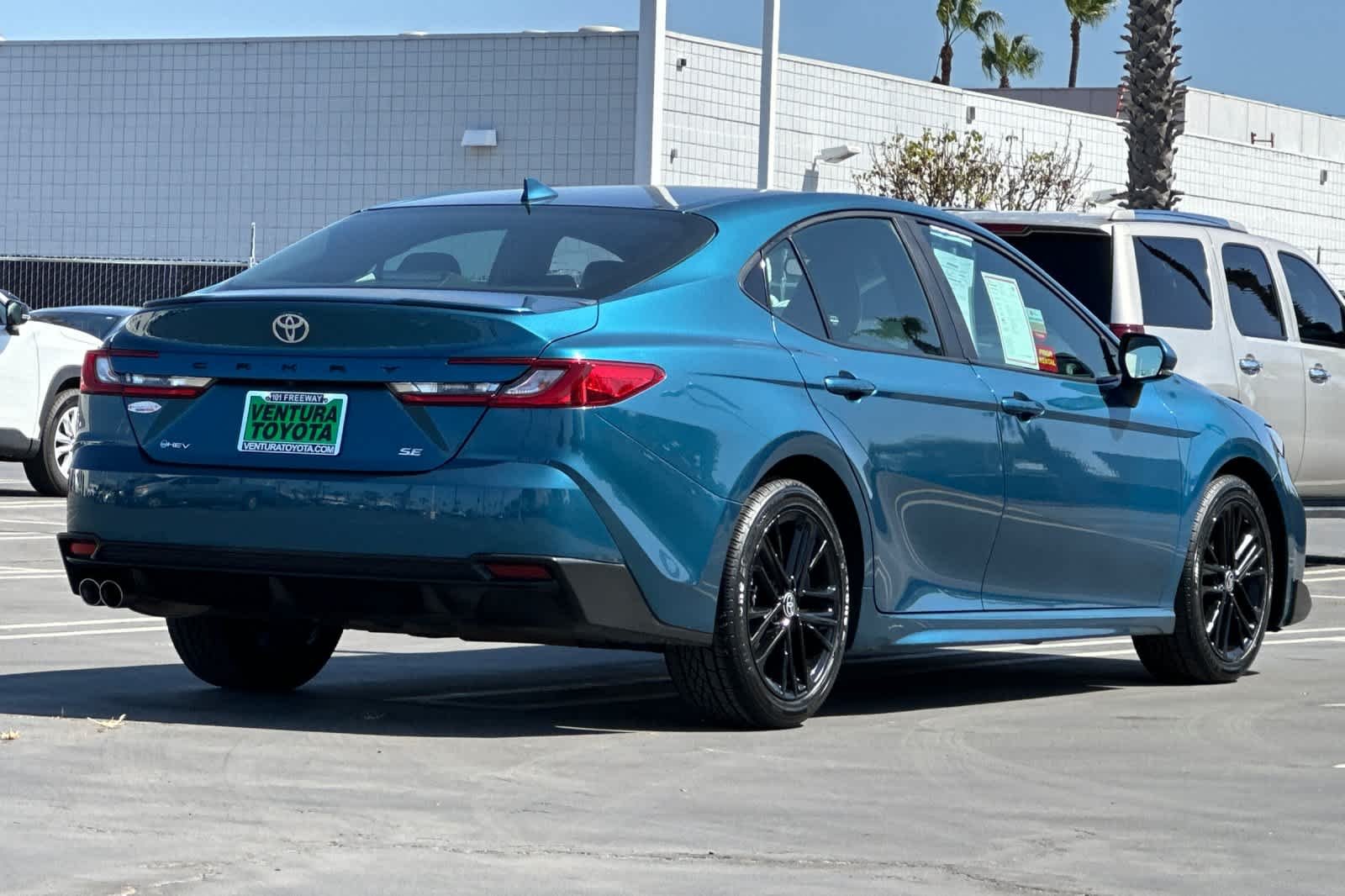 Used 2025 Ocean Gem Toyota SE image 4