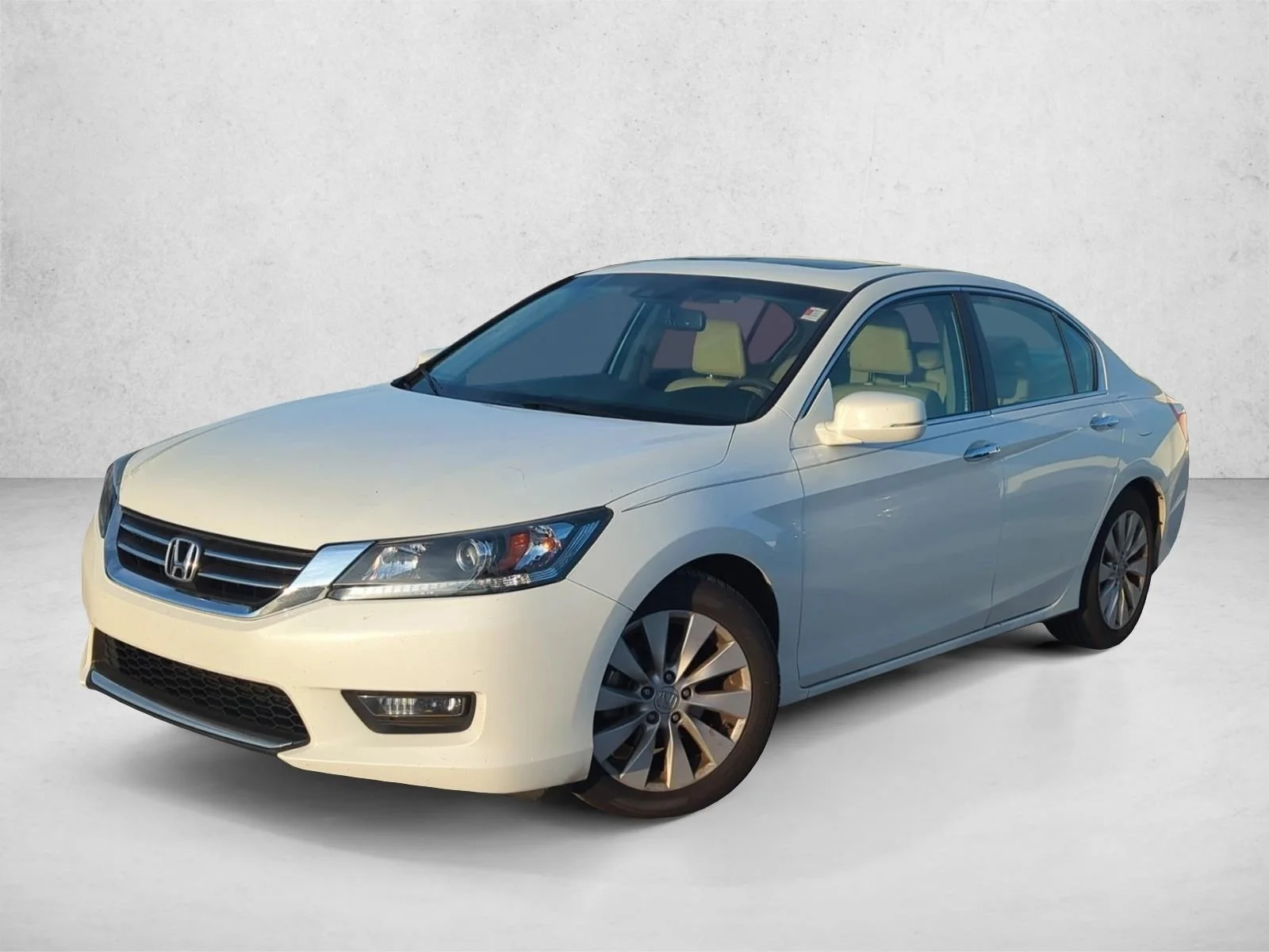 Used 2015 White Honda EX-L image 1