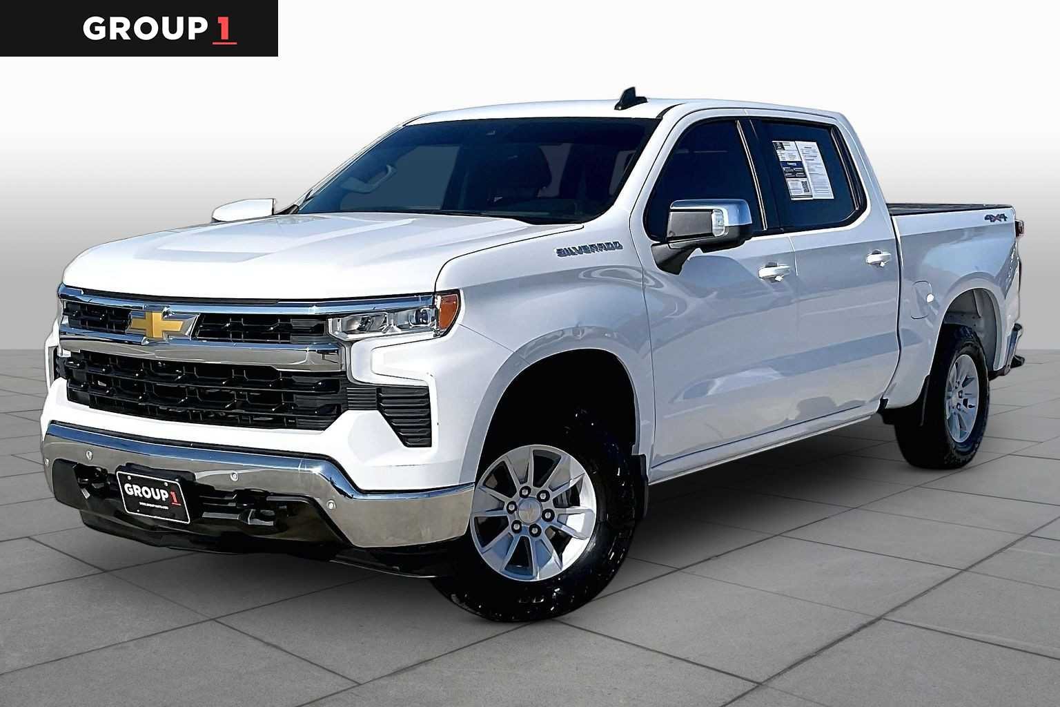 Used 2025 Summit White Chevrolet LT image 1