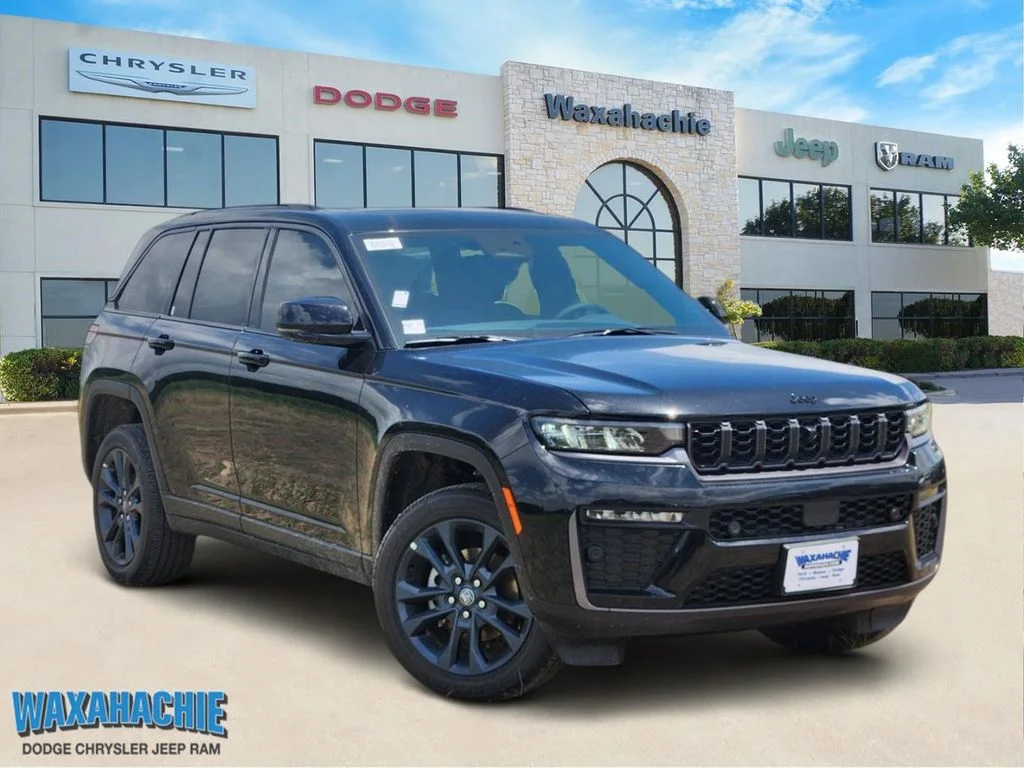 New 2026 Diamond Black Crystal Pearl-Coat Exterior Paint Jeep  image 1