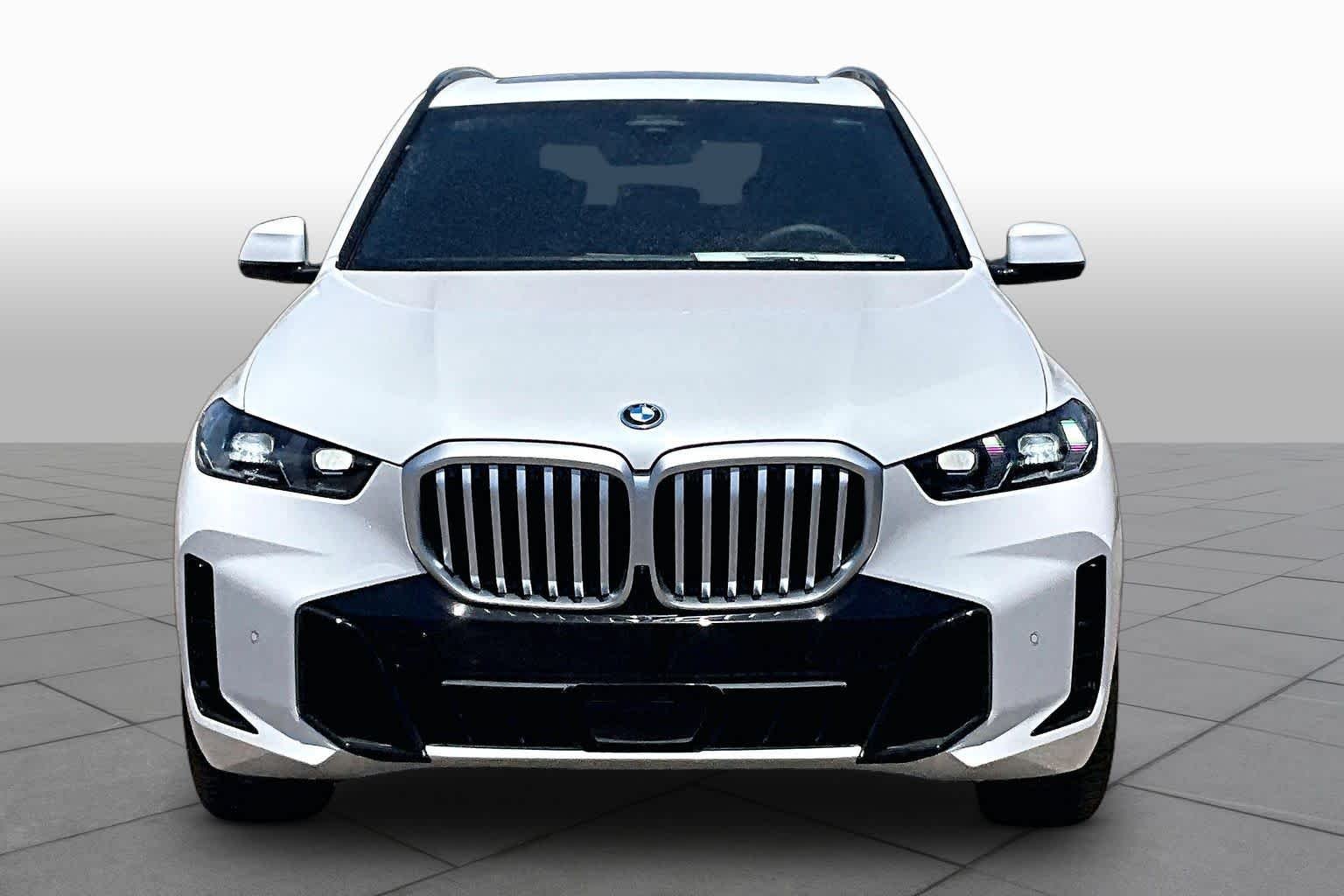 New 2026 Mineral White Metallic BMW xDrive50e image 3