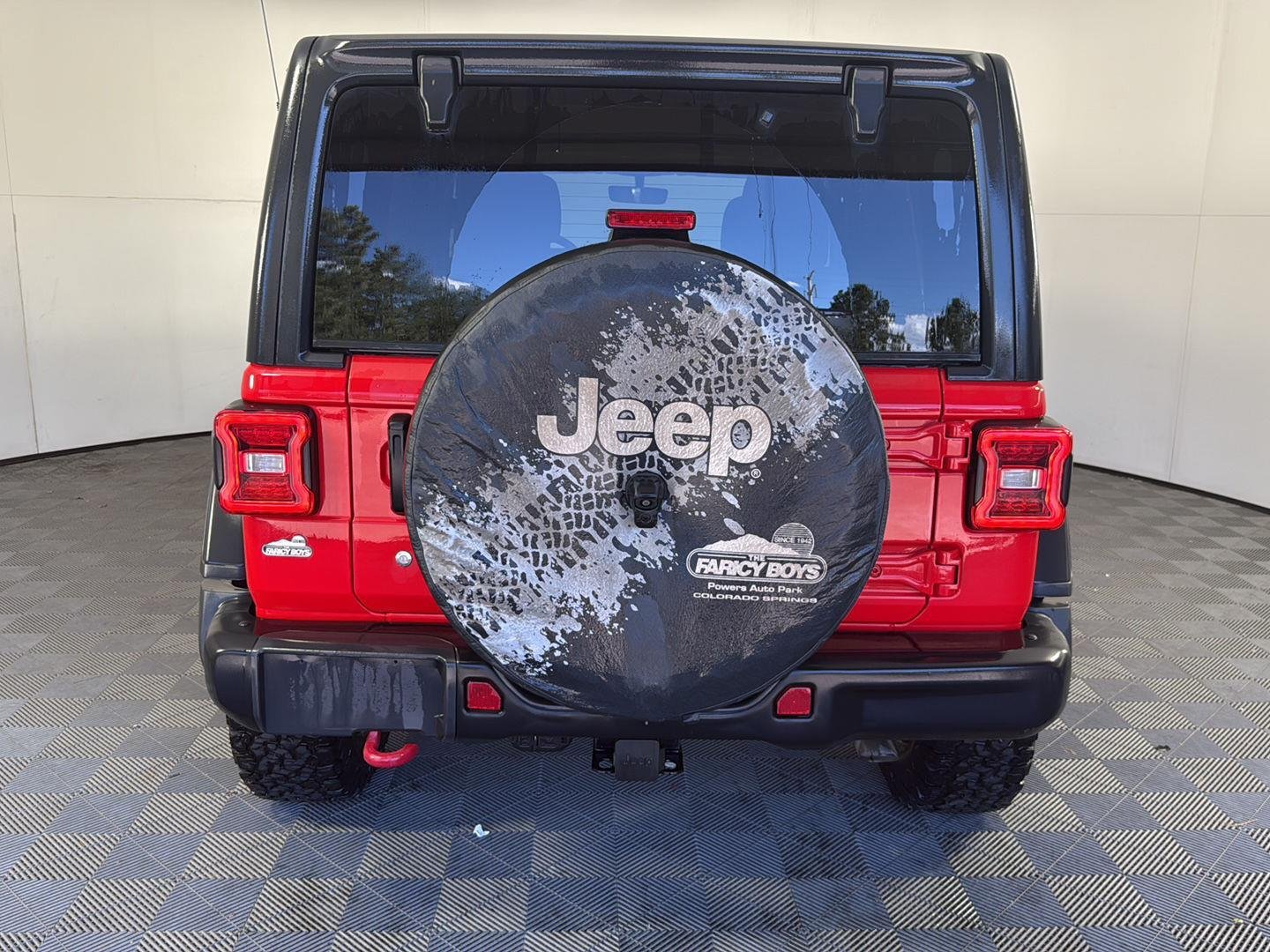 Used 2018 Firecracker Red Clearcoat Jeep Rubicon image 5